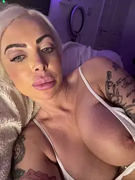 Jemma-J webkamerás műsora