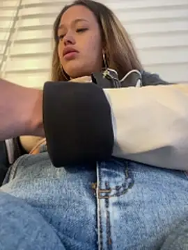 Diosa_Pinkk 即時 XXX 聊天