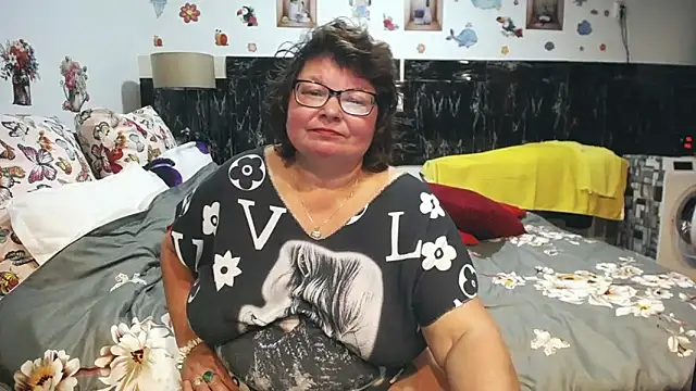 SweetMommaX webcam show