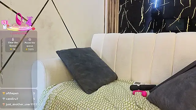 Julianas_pm live XXX chat