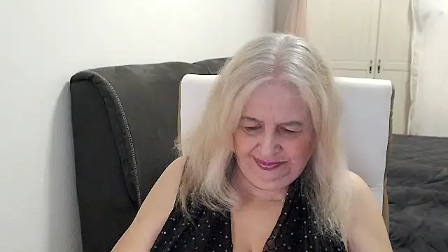 SusiLifeXXX: вебкам-шоу