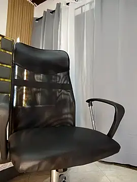 Oliver_bigblack_cock Adlı Modelin Web Kamerası Şovu