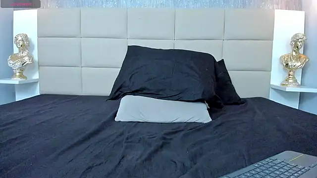 Hecatee_77 Live XXX-Chat