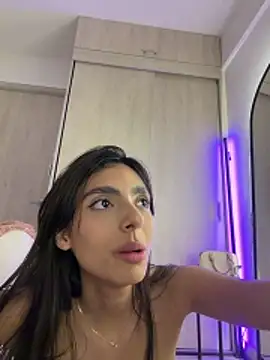 Živý XXX chat ZaraLuuv