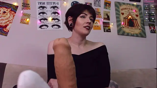 Chat +18 de Luna_Blake ao vivo