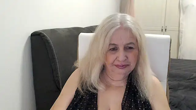 SusiLifeXXXn Live XXX chat