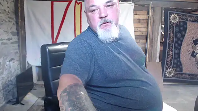 Newfiesausage1972 webkamerás műsora