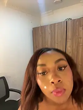 Chatroom XXX en direct de Kloe_rousse01