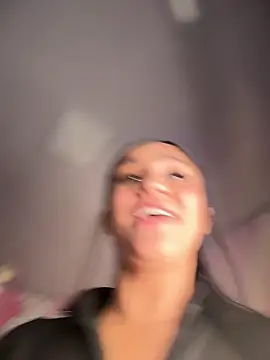 Chat XXX en directo de Isabella-Teen