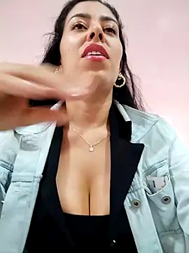 Chat XXX en directo de Luianna