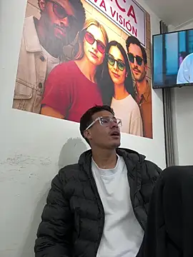 Chat XXX en directo de TavoHot_