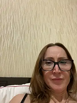 LauraDavis 即時 XXX 聊天