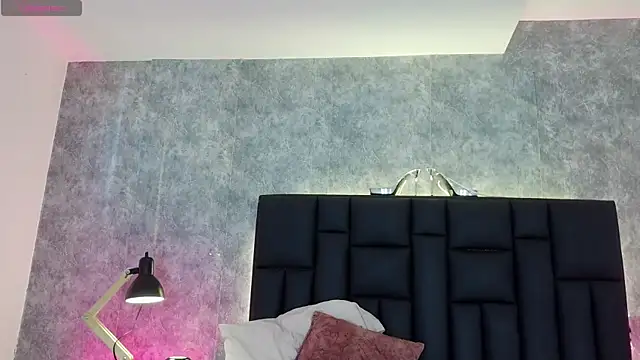 crystaldarliing Adlı Modelin Canlı XXX Sohbeti