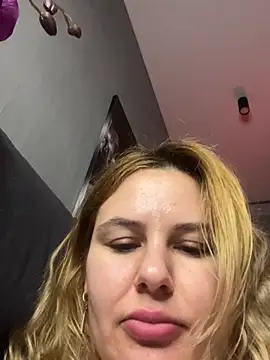 Passion-Blondy's Live XXX Chat