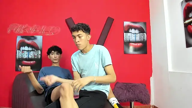 XXX chat uživo modela AVENGER_BOYS2026