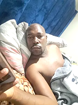 manpower012: διαδικτυακό σόου στην κάμερα