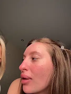 Pokazy przed kamerką – elloriah