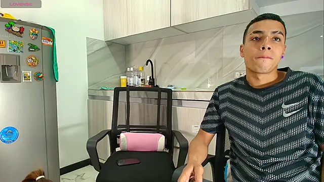 Ariatna_Andy Show in webcam