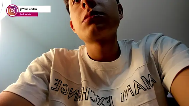 Lander_Cruz Pertunjukan Webcam