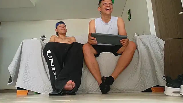 Party_Straight Show Webcam