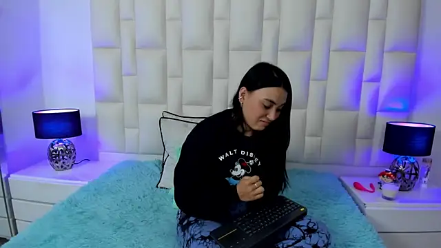 Ariana_rouse Chat XXX in diretta