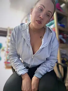 VIOLETA-25_ Show Webcam