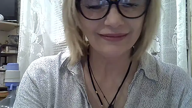 Lia_Rayss' Webcam Show