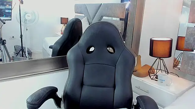 دردشة Slut_Milf_ الجنسية المباشرة