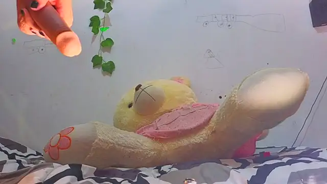 lucywhite13 লাইভ XXX চ্যাট