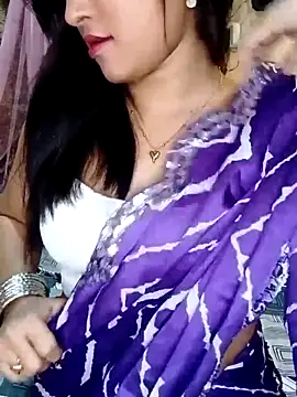 Saumyy Chat XXX live