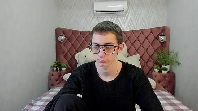 RonBevs 现场XXX聊天