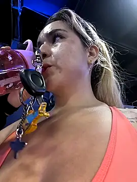 Czat XXX na żywo – violet-grey