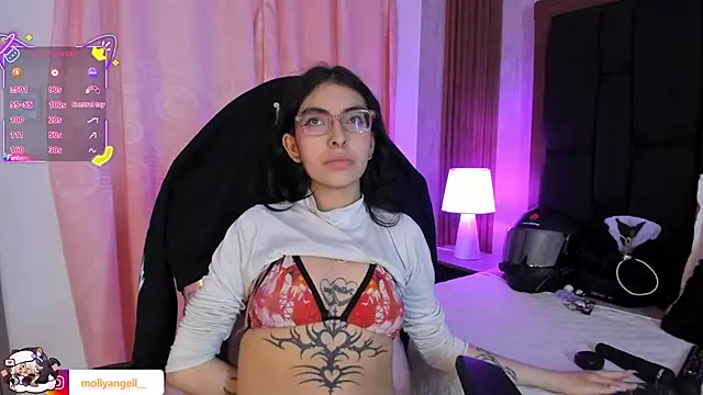 Molly_A's Live XXX Chat