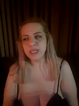 TutkuEvi Adlı Modelin Canlı XXX Sohbeti