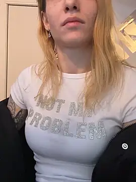 AnyaGlow's Live XXX Chat