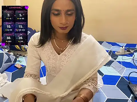 LuvLayla: вебкам-шоу