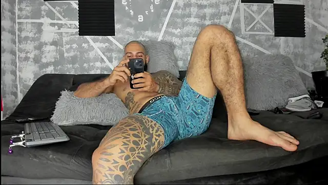 leonidas_18k Chat XXX live