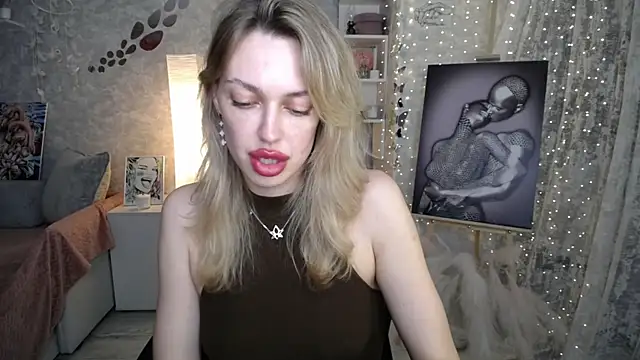 NickyAdamidi 即時 XXX 聊天