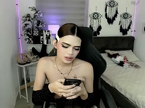 tstoni_talks' Webcam Show