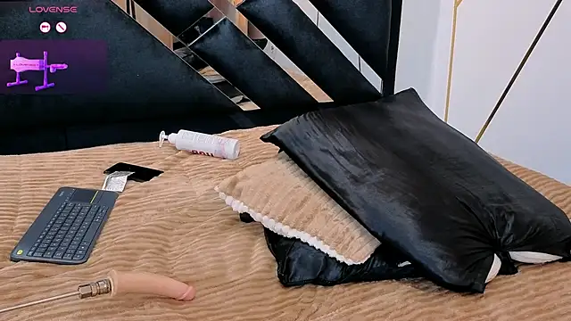 Chat XXX ao vivo de Zoe-yanin