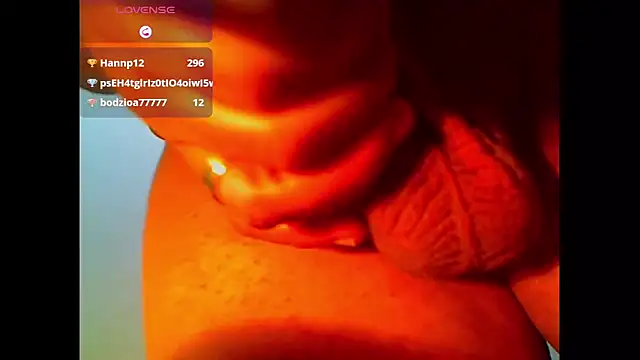 Bigcocksexyluisa Show Webcam