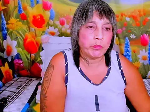 Chat +18 de indianroxy ao vivo