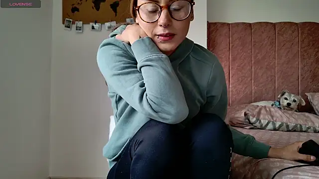 Emmy_petit – Live XXX-chat