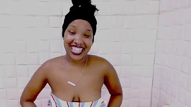 EroticSexyPradaのライブXXXチャット