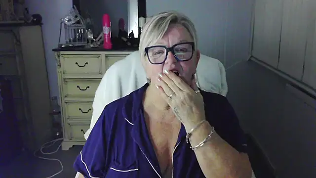 BridgetBlueEyesのライブXXXチャット