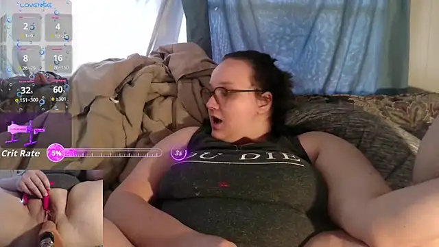 TurtleLady420 Show in webcam