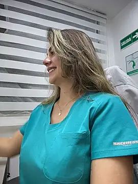 Chatroom XXX en direct de alicee16