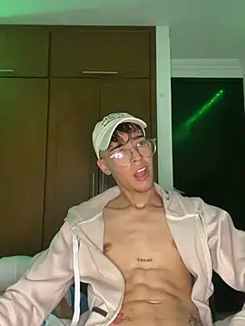 Show modela Milo_Gunnar na web-kameri