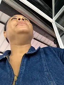 Francesca_ferrari Pertunjukan Webcam