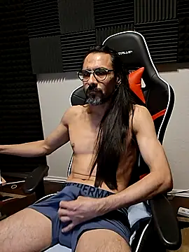 Youreherewithme: διαδικτυακό σόου στην κάμερα